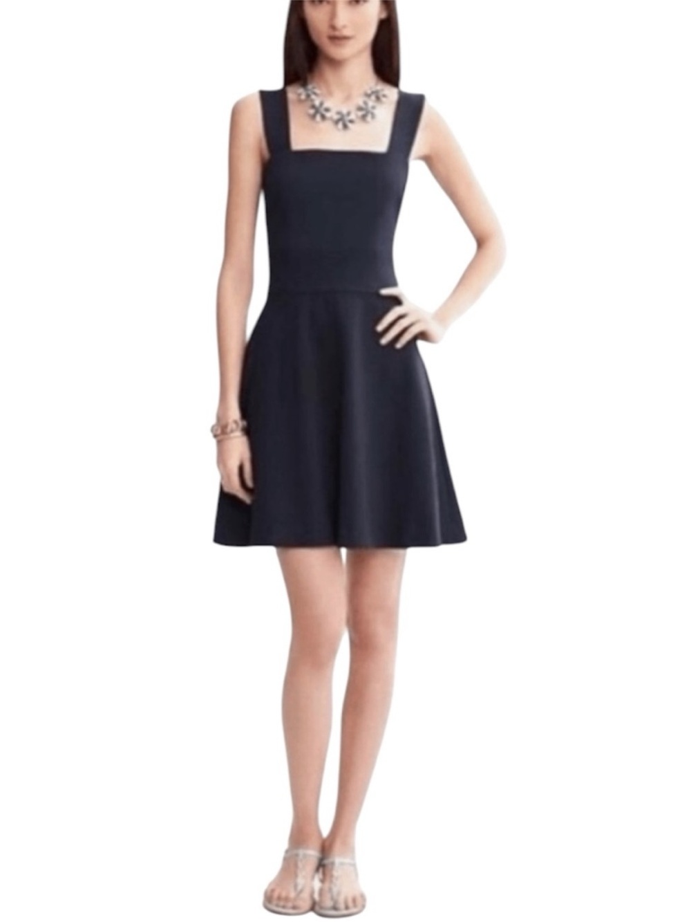 BANANA REPUBLIC MILLY
Collection Navy Fit & Flare
Dress Size 4